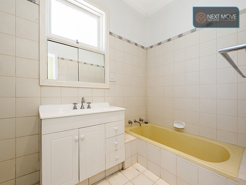2 Wheyland St, Willagee WA 6156