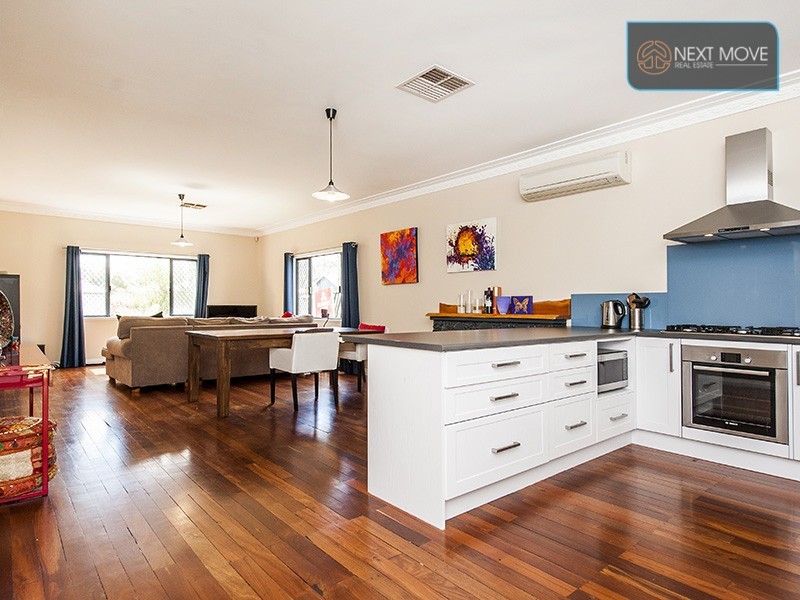 8 Dunford St, Willagee WA 6156