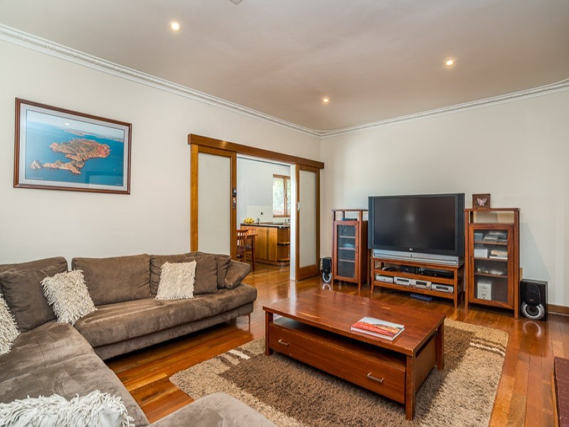 34 Bawdan St, Willagee WA 6156