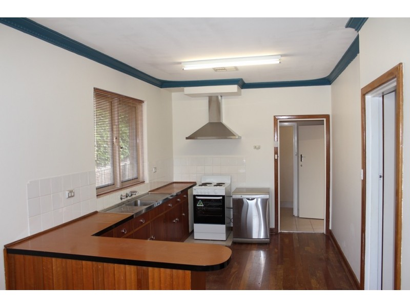 34 Bawdan St, Willagee WA 6156