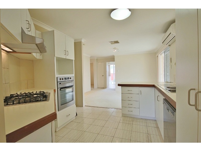 18A Raymond St, Mount Pleasant WA 6153