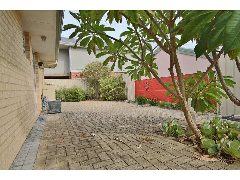 18A Raymond St, Mount Pleasant WA 6153