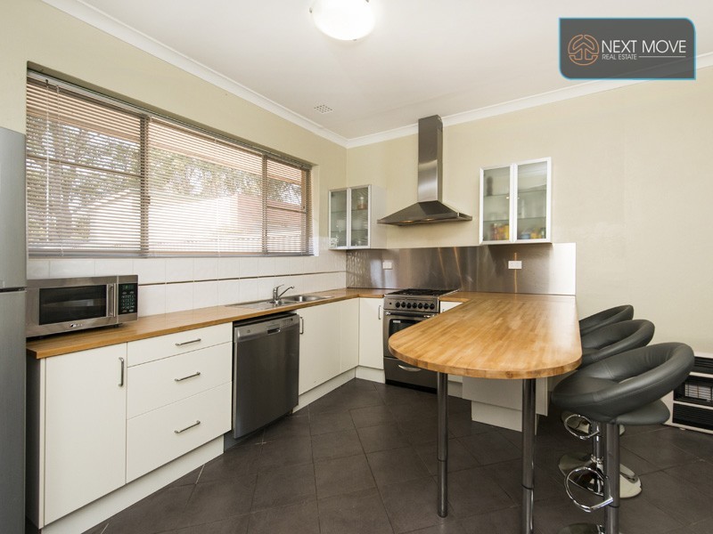 56 Bromley Rd, Hilton WA 6163