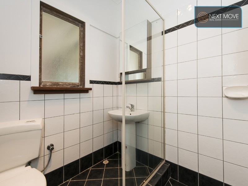 56 Bromley Rd, Hilton WA 6163