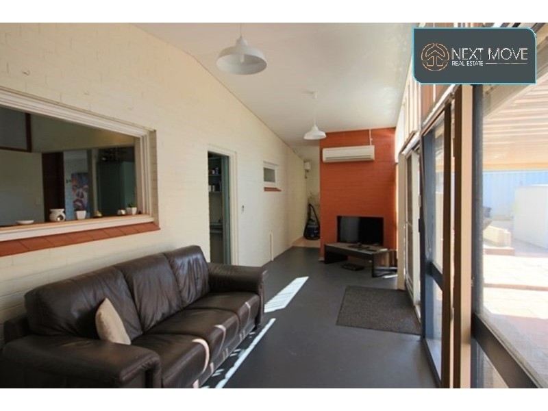 16 Caple St, Willagee WA 6156