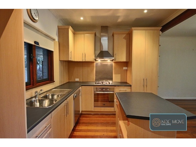 6 Cummins St, Willagee WA 6156