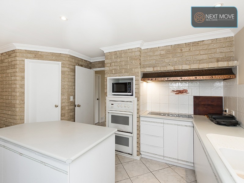 14 Luscombe Way, Coogee WA 6166