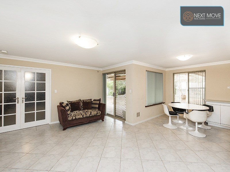 14 Luscombe Way, Coogee WA 6166