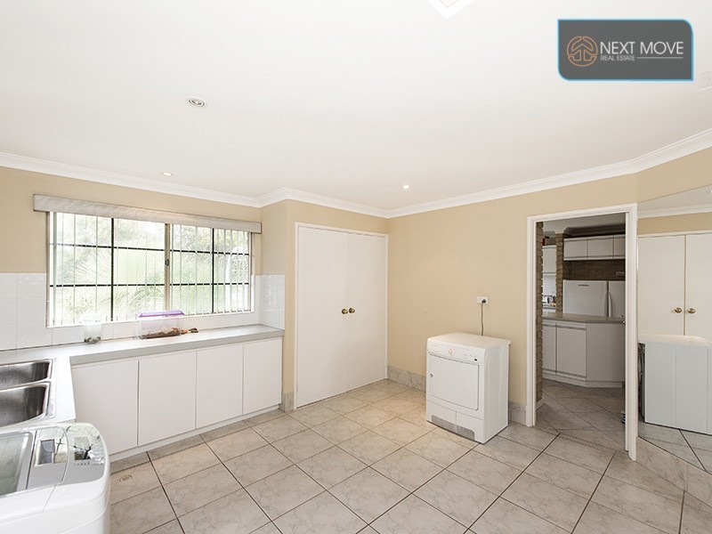 14 Luscombe Way, Coogee WA 6166