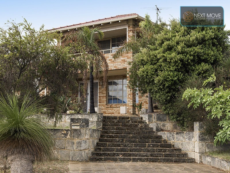 14 Luscombe Way, Coogee WA 6166