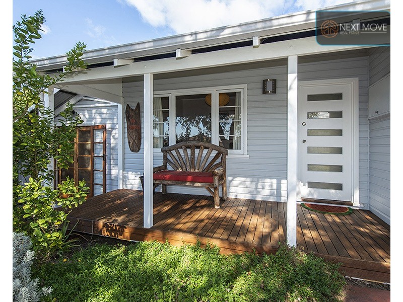 6 Bastian Place, Willagee WA 6156