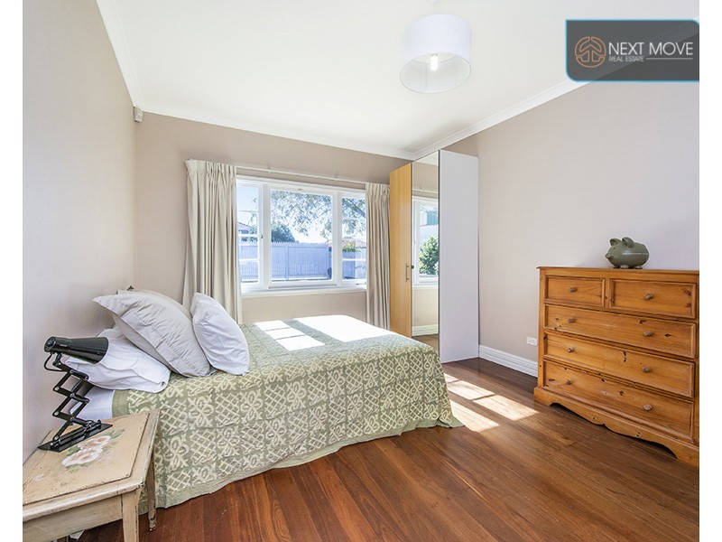 6 Bastian Place, Willagee WA 6156