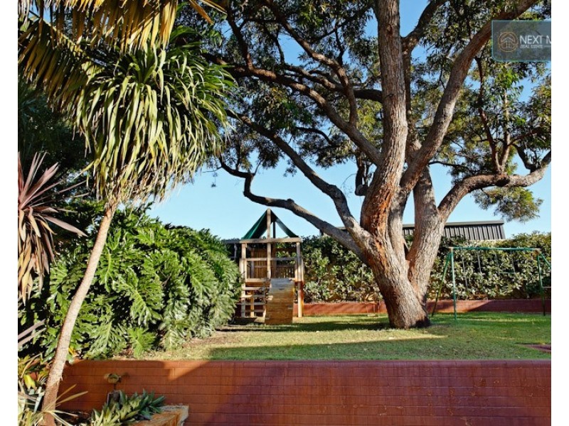 6 Woodhams Street, Willagee WA 6156