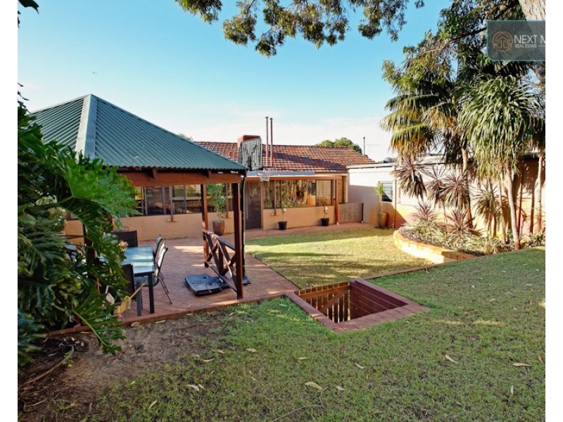 6 Woodhams Street, Willagee WA 6156