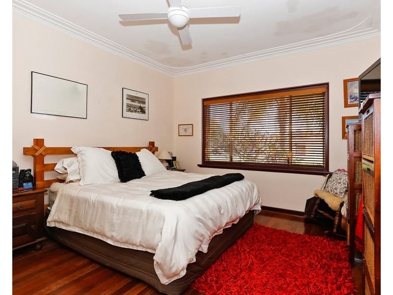 28 Ivermey, Hamilton Hill WA 6163