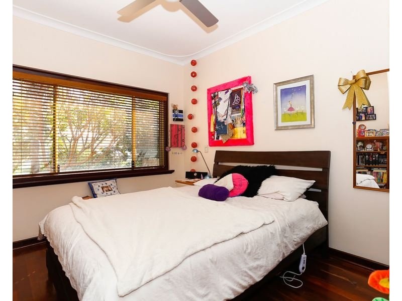 28 Ivermey, Hamilton Hill WA 6163