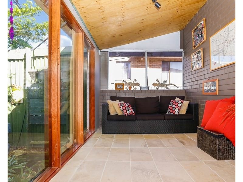 28 Ivermey, Hamilton Hill WA 6163