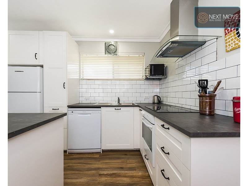 8 Murray Road, Palmyra WA 6157