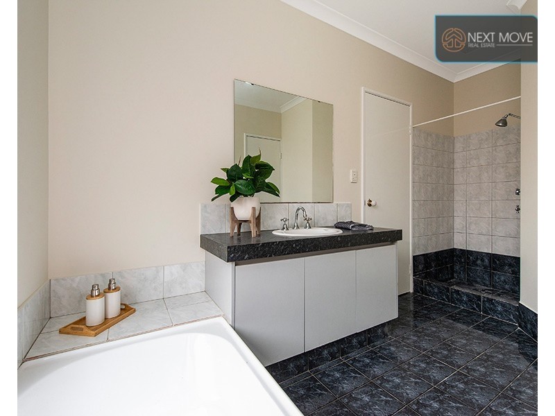 17 Malone St, Willagee WA 6156