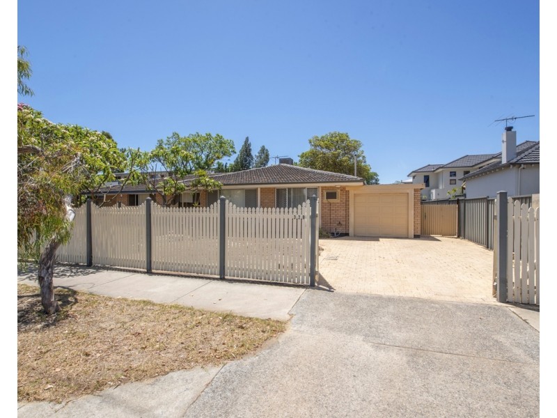 32B Thelma Street, Como WA 6152