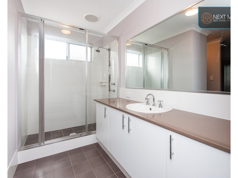 15 Bellas Circuit, Piara Waters WA 6112