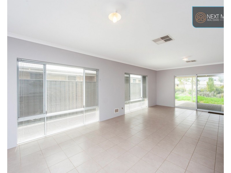 15 Bellas Circuit, Piara Waters WA 6112