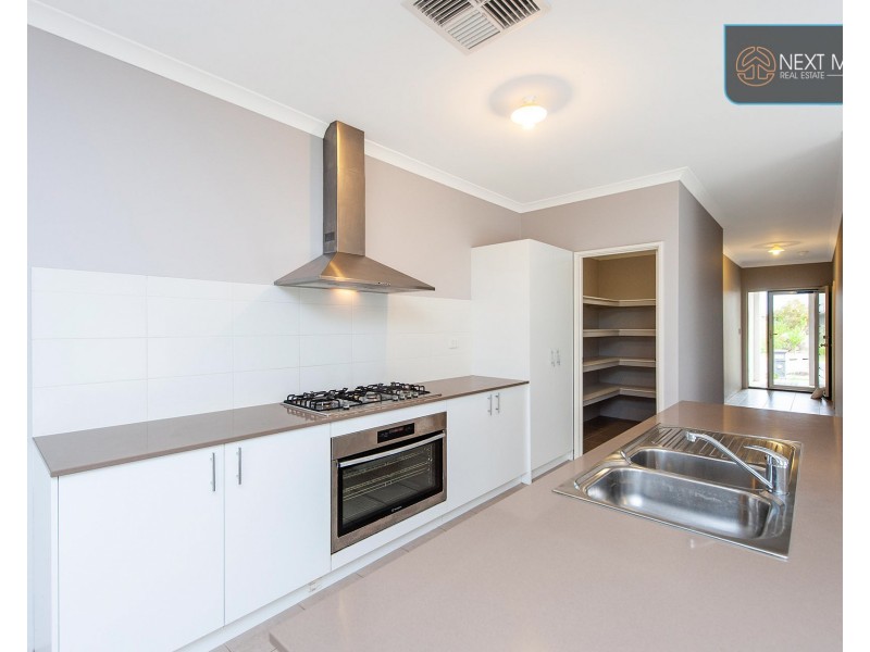 15 Bellas Circuit, Piara Waters WA 6112