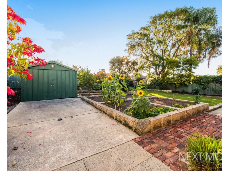 15 Chilton St, Willagee WA 6156