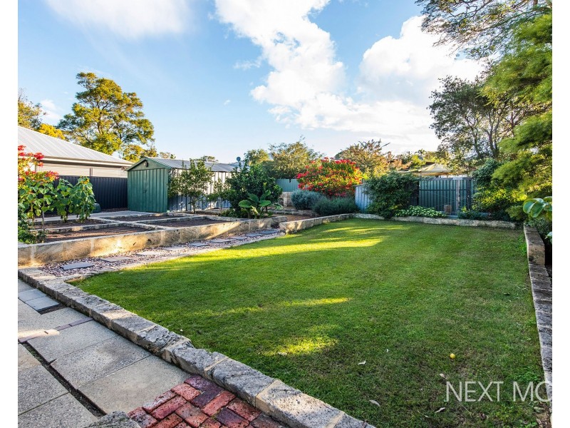 15 Chilton St, Willagee WA 6156