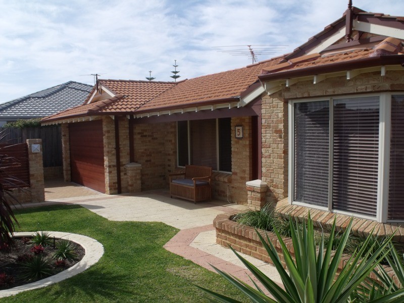 5 Karmoy Place, Mindarie WA 6030