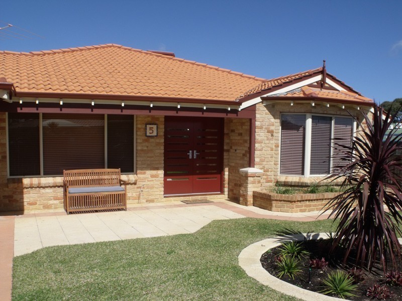 5 Karmoy Place, Mindarie WA 6030