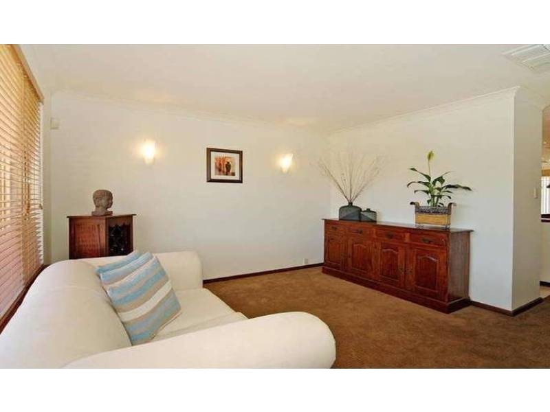 5 Karmoy Place, Mindarie WA 6030