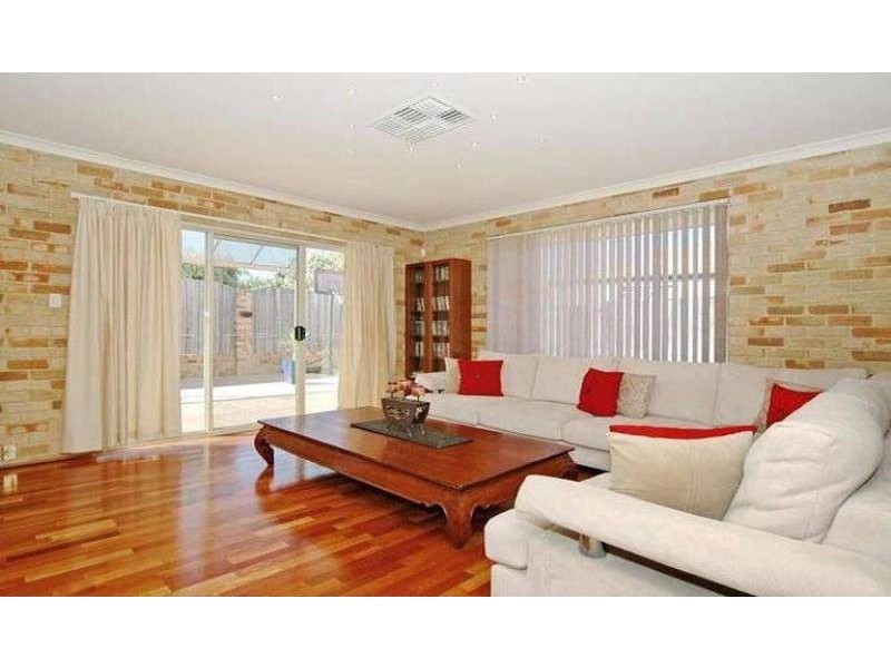 5 Karmoy Place, Mindarie WA 6030