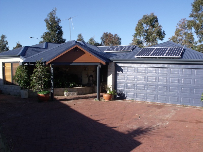 15 Retreat Green, Banksia Grove WA 6031