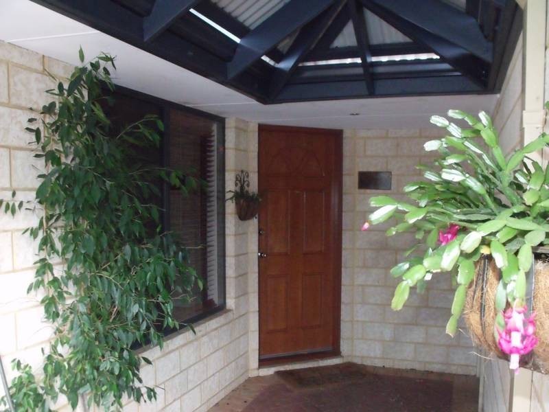 15 Retreat Green, Banksia Grove WA 6031