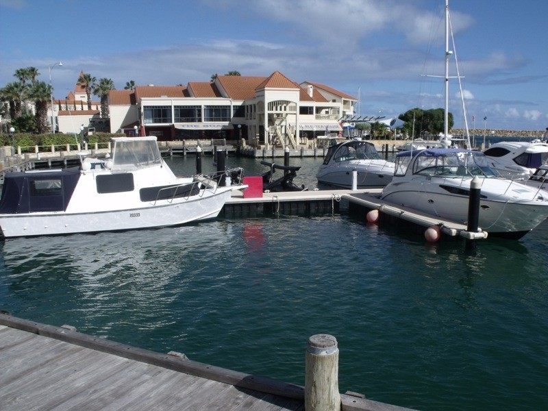 19 Rochester Drive, Mindarie WA 6030