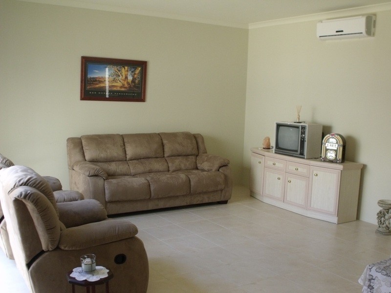 85 Shepperton Drive, Butler WA 6036