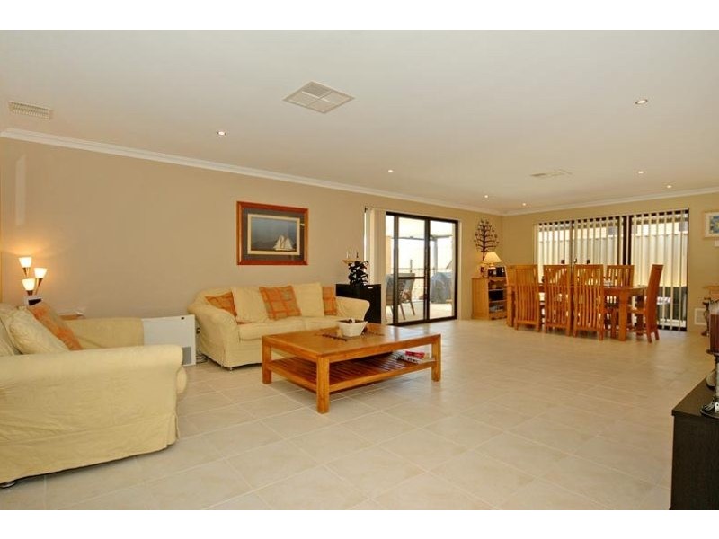 98 Benenden Avenue, Butler WA 6036