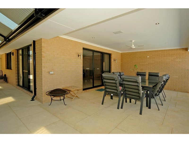 98 Benenden Avenue, Butler WA 6036