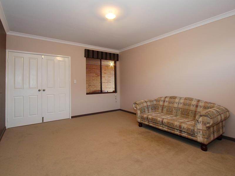 9 Hillsborough Parkway, Ridgewood WA 6030