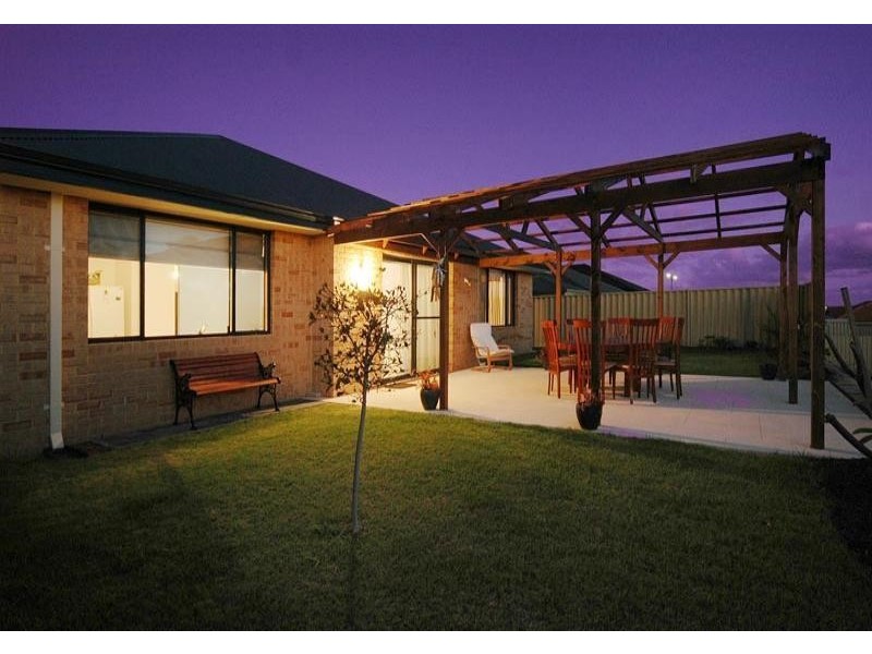 9 Hillsborough Parkway, Ridgewood WA 6030