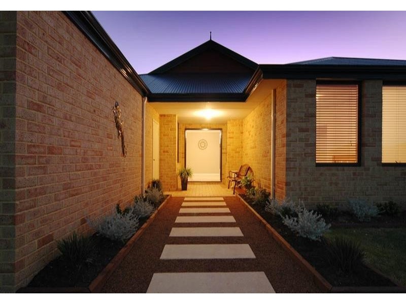 9 Hillsborough Parkway, Ridgewood WA 6030