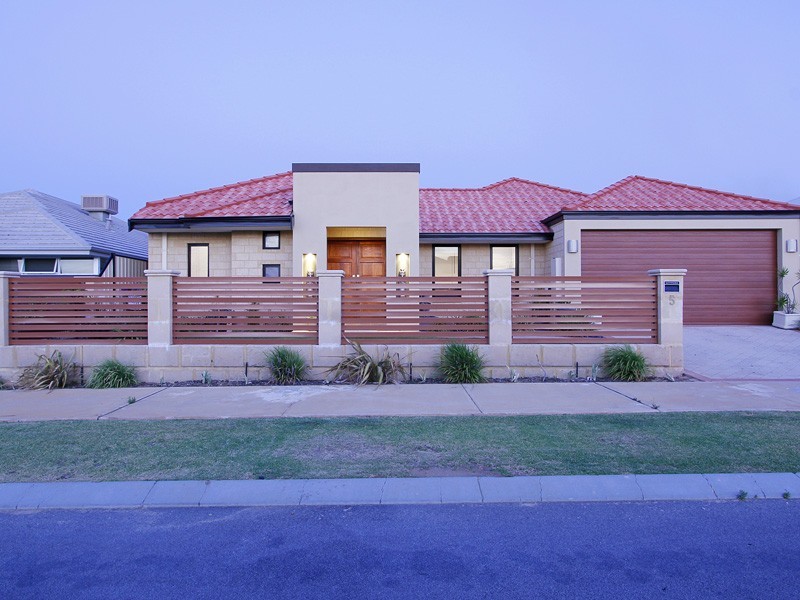 5 Elmhurst Drive, Clarkson WA 6030