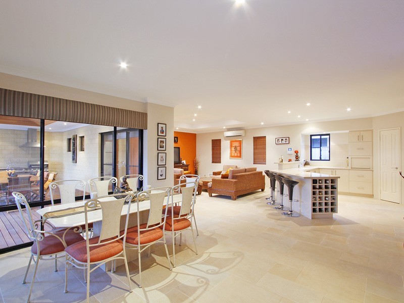 5 Elmhurst Drive, Clarkson WA 6030