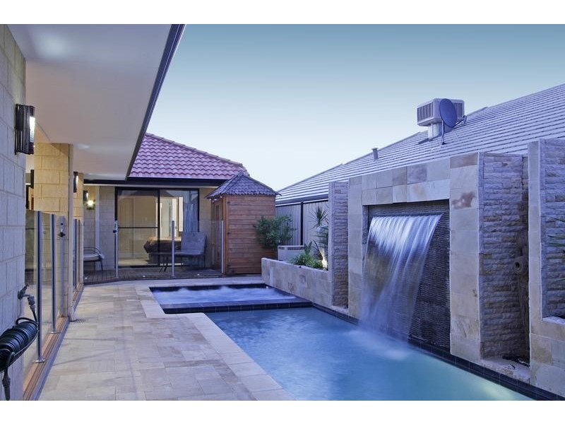 5 Elmhurst Drive, Clarkson WA 6030