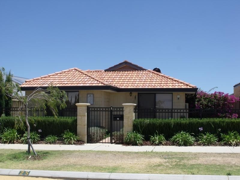 25 Whitland Street, Butler WA 6036