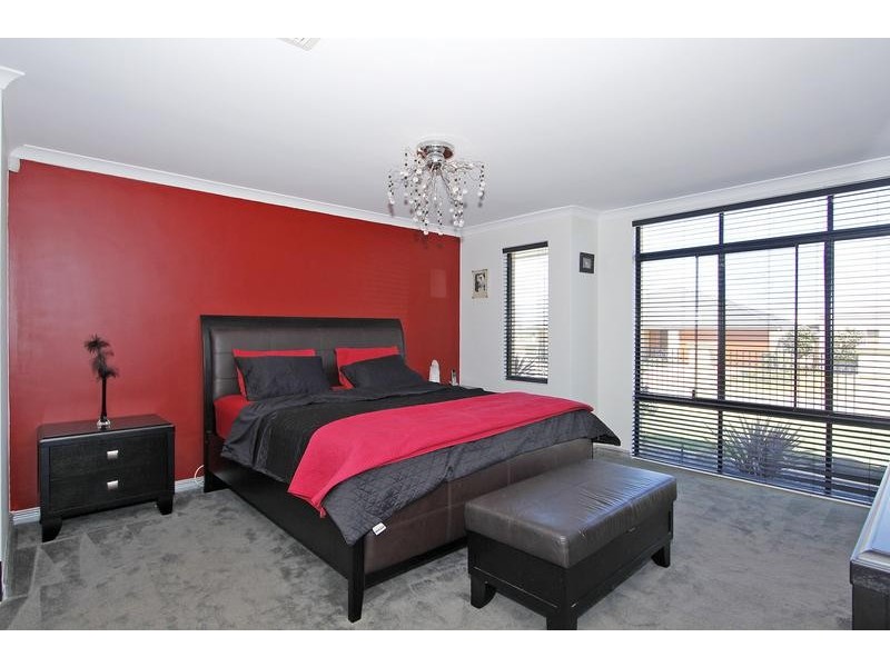 9 Elmhurst Drive, Clarkson WA 6030