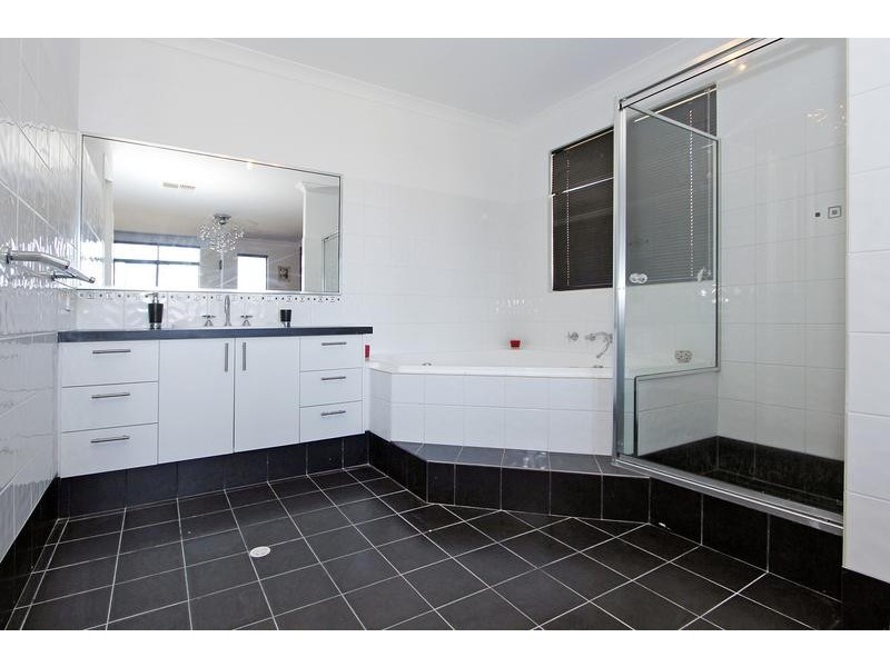 9 Elmhurst Drive, Clarkson WA 6030