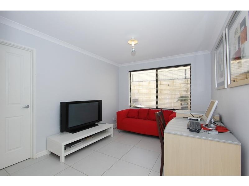 9 Elmhurst Drive, Clarkson WA 6030