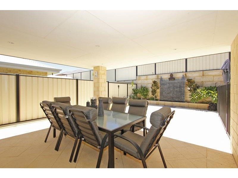 9 Elmhurst Drive, Clarkson WA 6030